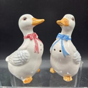 VTG Lefton Blue Bow Duck Goose Geese Salt and Pepper Shaker Set New Cottagecore